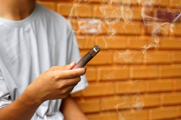 Wholesale buyer evaluating disposable vape supplier inventory